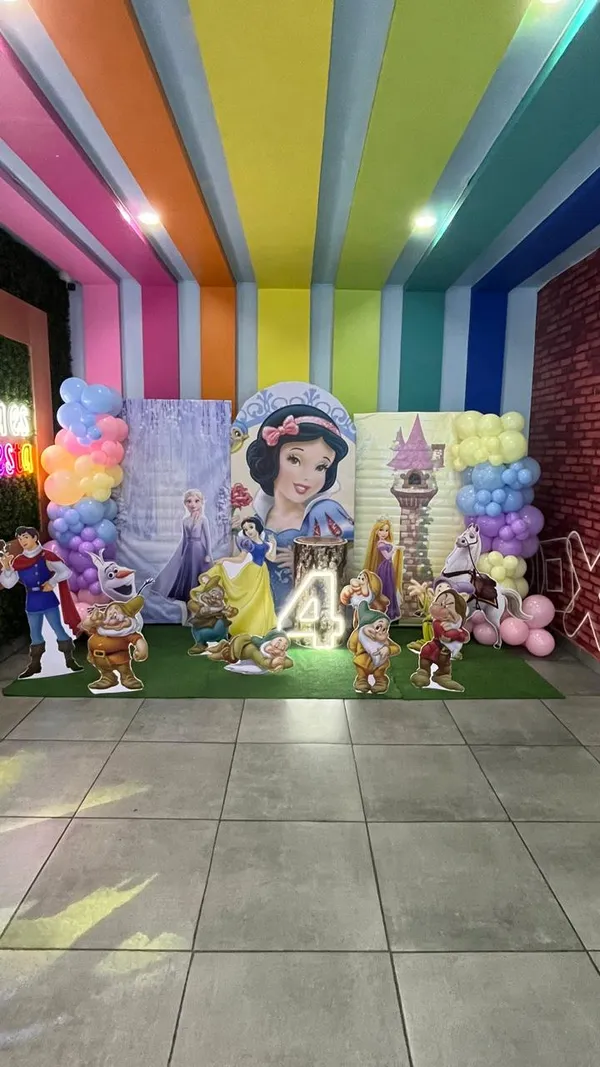 Mampara decorada: dab576d8 3dac 4a67 bae5 09615799719d