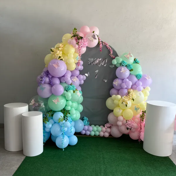Mampara decorada de Hip Hip Balloons