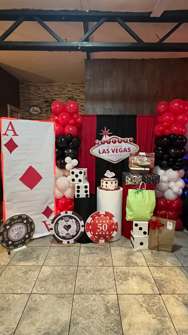 Mampara decorada de Hip Hip Balloons