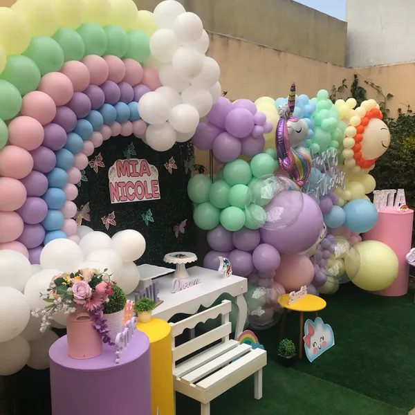 Pared decorada de Hip Hip Balloons